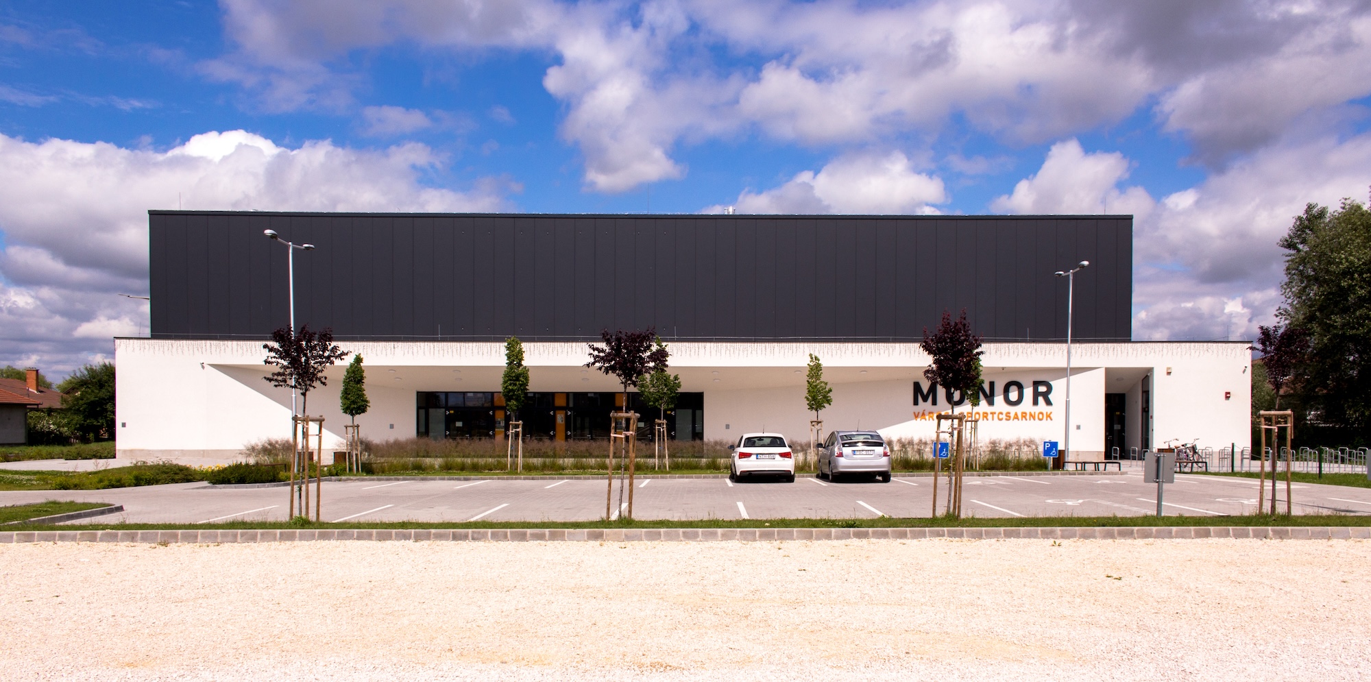 MONORI VÁROSI SPORTCSARNOK